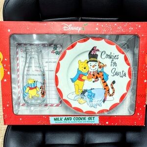 New Winnie the Pooh Christmas Milk & Cookies Plate and Glass Set for Santa